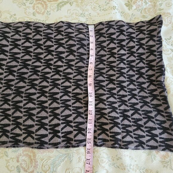 Michael Kors MK Monogram Infinity Scarf Black & Brown Logo Knit Winter - Picture 4 of 4